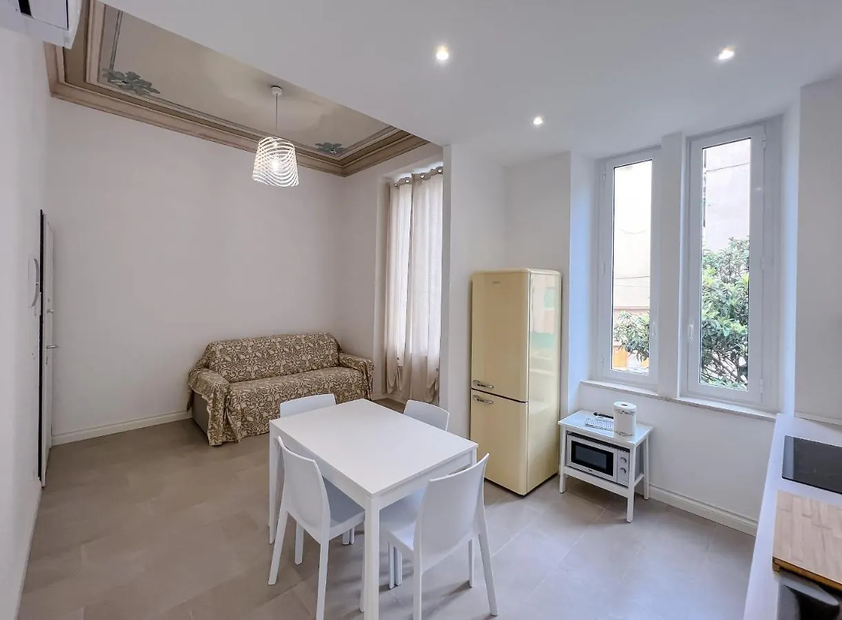 Apartment Appartamento In Villa Del '900 Varazze Italy