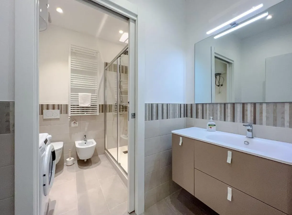 Appartamento In Villa Del '900 Varazze